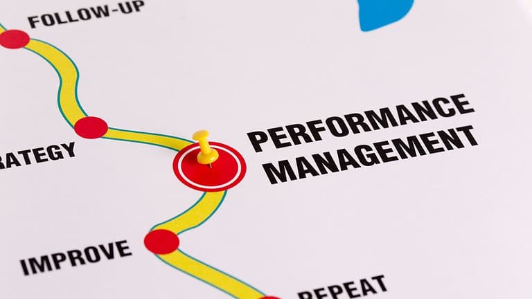 Unlock the key to employee success and organizational growth by improving performance management.